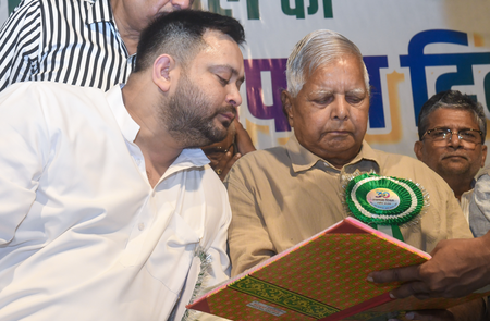 लालू यादव, राबड़ी देवी और तेजस्वी यादव की बढ़ी मुश्किलें, मनी लॉन्ड्रिंग मामले में आरोप तय करने का आदेश