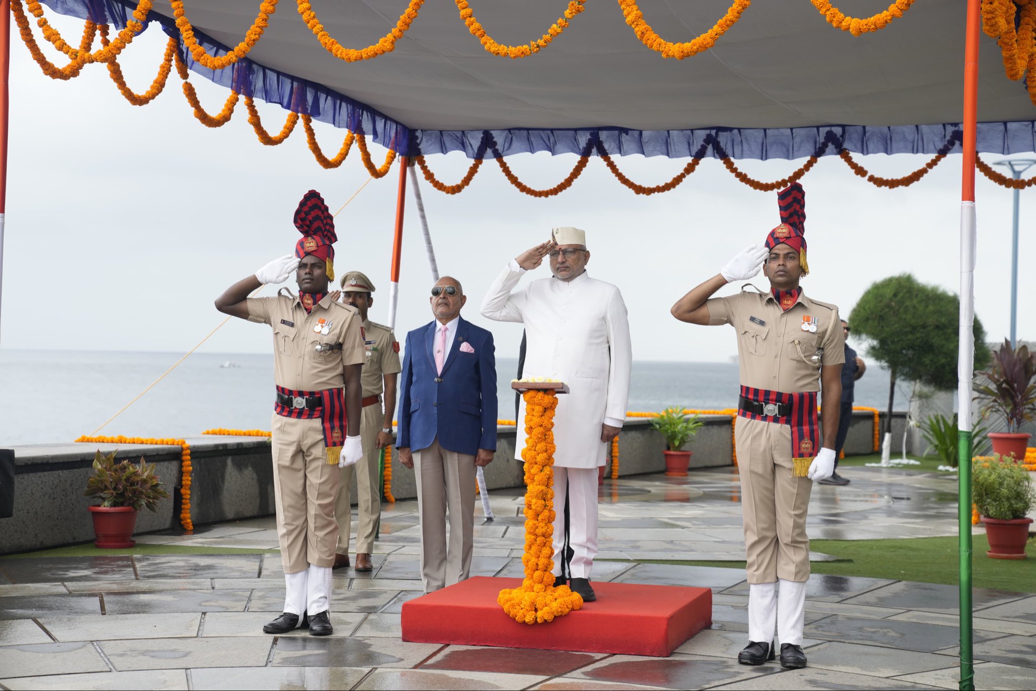 राष्ट्रीय हितों और संप्रभुता की रक्षा के लिए सभी को तत्पर रहना चाहिएः उप राष्ट्रपति