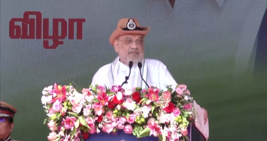 गृहमंत्री अमित शाह ने पुडुचेरी पुलिस को प्रतिष्ठित 'राष्ट्रपति पुलिस कलर' सौंपा