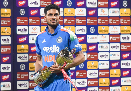 ICC अवॉर्ड के लिए गिल, हुसैन और स्मिथ में मुकाबला